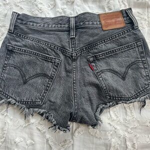 Levi’s 501 jean shorts in black/grey
